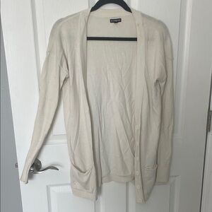 Express Women's Off-White Cardigan Sweater